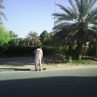 Al Ain. Pakistani street sweeper.jpg