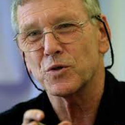 Amos Oz - Copy.png